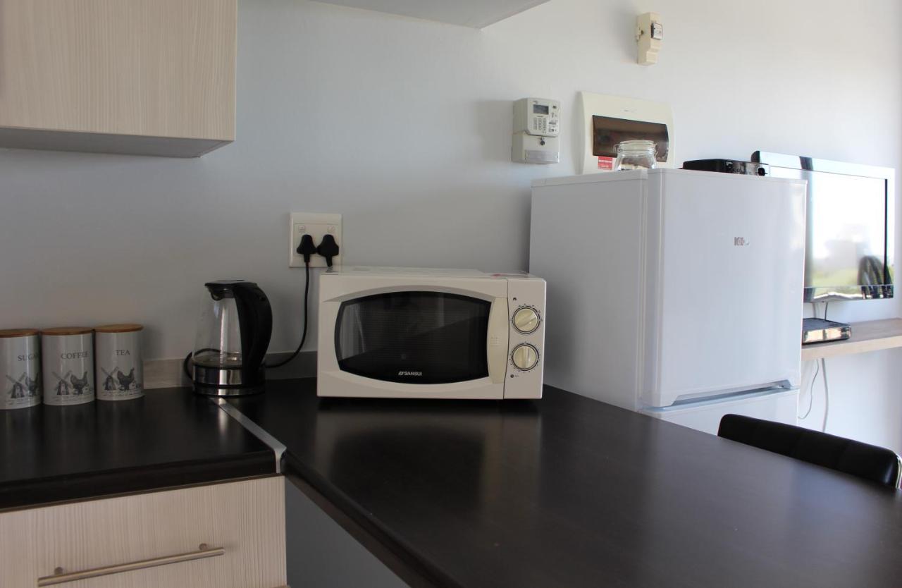 Abigail'S Studio Apartment @ Trift Tower Виндхук Экстерьер фото